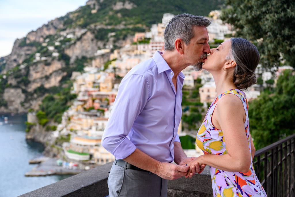elope in positano