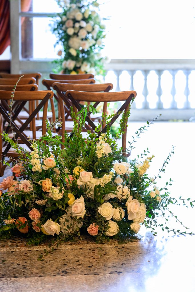 lake como wedding ceremony floral details