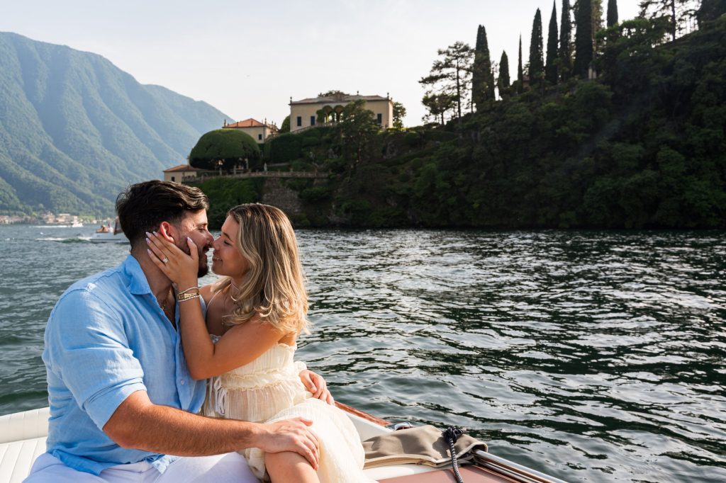 lake como boat surprise proposal