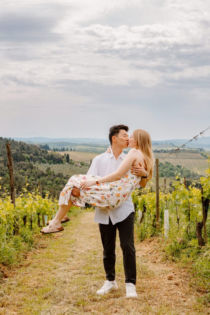 engagement proposal in Tuscany